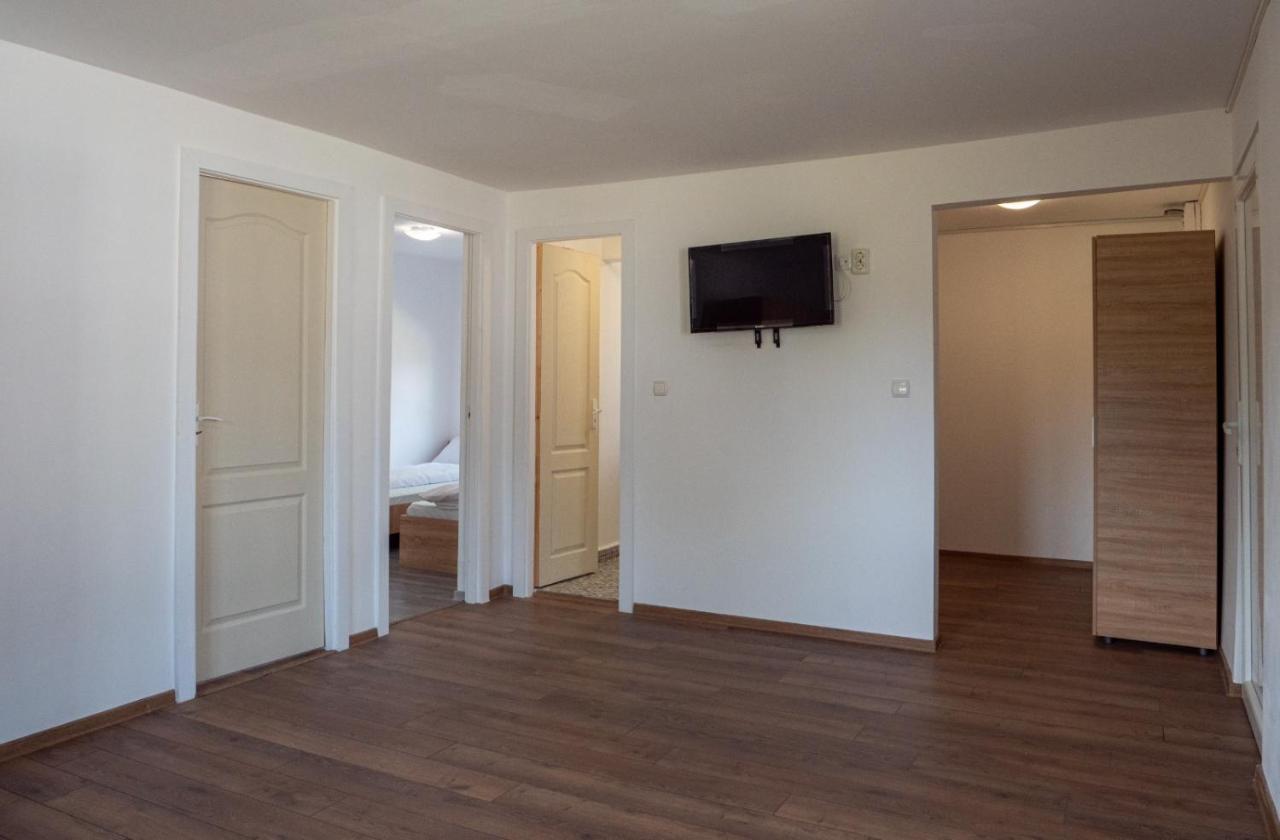 Poiana Cu Flori Aparthotel Máréfalva Kültér fotó